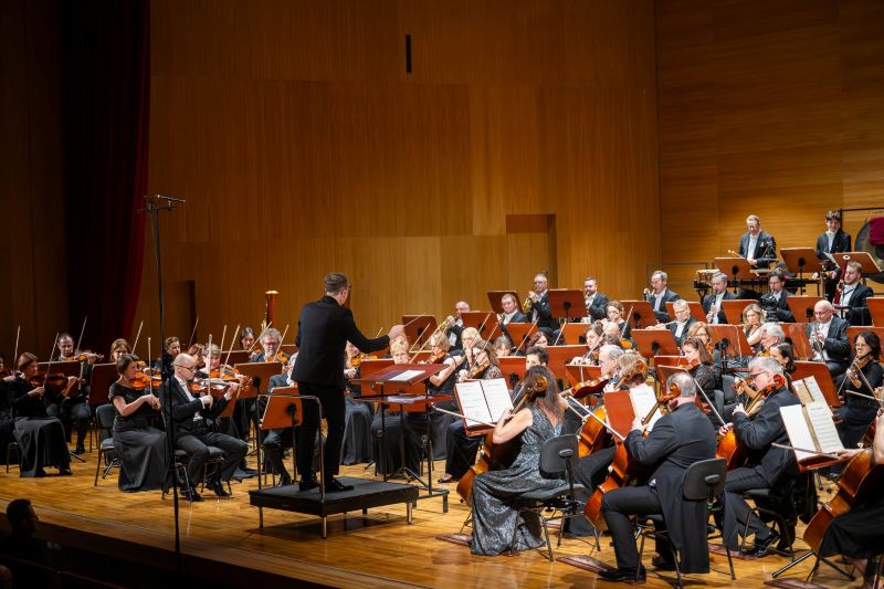 17.01.2025 Orkiestra Symfoniczna Filharmonii Podkarpackiej pod batutą Szymona Naściszewskiego 1