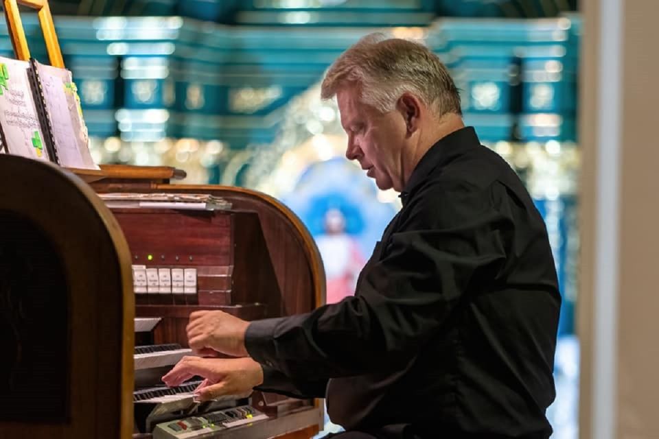 Marek Stefański - organy