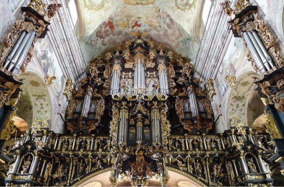 Organy w nawie głównej Bazyliki oo Bernardynów w Leżajsku